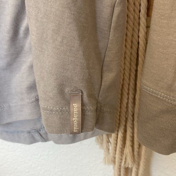 Patagonia Women's Gray Long Sleeve Top - Picture 4 of 5